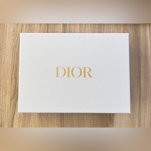Dior Empty White Pebble Box w/ Ribbon Key Chain Fob Tissue Gift + Receipt Holder - Picture 2 of 11